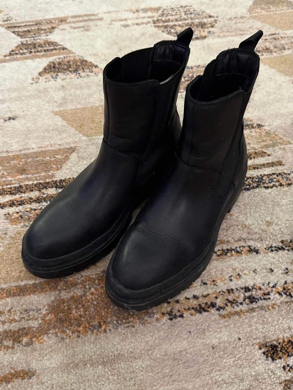 Waterproof Cougar Chelsea Lug Snow Rain Ankle Boots | Size 9